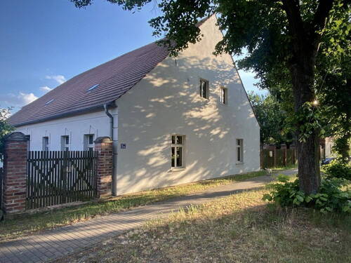 Blick Strassenfront - 