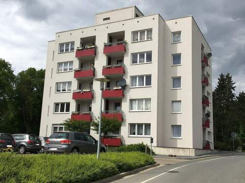 Außenansicht - TOP Innenstadtlage an der Else: nette kleine Eigentumswohnung mit Balkon im Erdgeschoss
