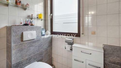 1. OG Badezimmer 2 - 