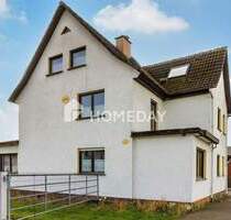 Großzügige Pferde- oder Tierimmobilie mit Hallen, Hof, Balkon & ausgebautem DG - Kefenrod Burgbracht