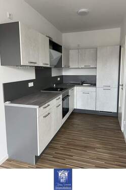 EBK - Etagenwohnung mit 99,00 m&sup2; in Dresden zur Miete