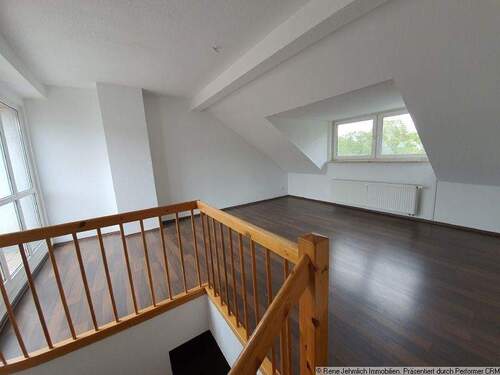 Zimmer im DG - Solides Mehrfamilienhaus mit gepflegter Substanz und stabiler Vermietbarkeit in ruhiger Lage