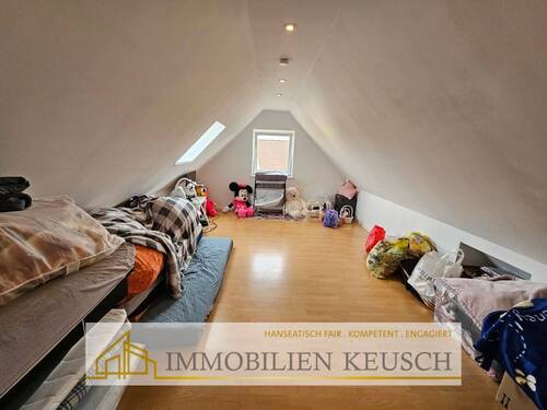 Großes Studio oder Kinderzimmer im DG - 