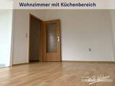 Wohnzimmer mit Küchenbereich - 