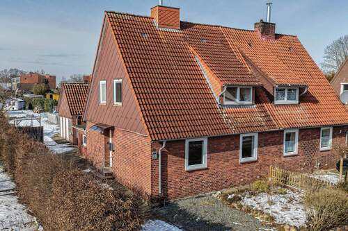 zentrale Lage - 4 Zimmer Doppelhaushälfte zum Kaufen in Schneverdingen