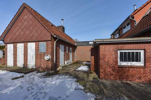 Nebengebäude mit Werkstatt - 