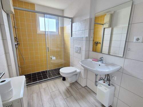 Tageslichtbad mit Dusche - 