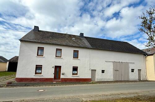 Groß (IMG_2403).jpeg - Renovierungsbedürftiges Wohnhaus mit Nebengebäuden & 4 Garagen – ideal für Handwerker