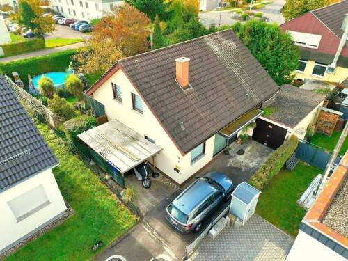 22. Ostseite Eingangsbereich - Einfamilienhaus in Mutlangen mit 5,5 Zimmer, 121 m² Wohnfläche und gr. Garten