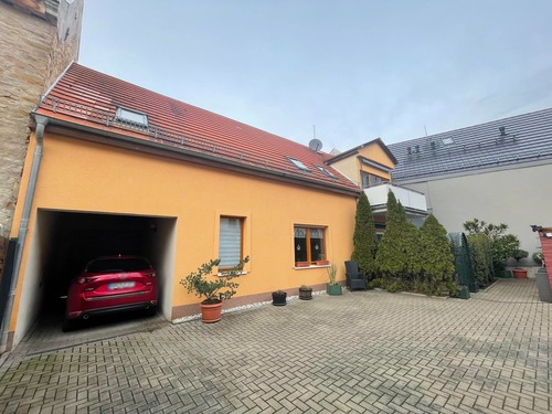 Rücksnaicht des Hauses - 2 Zimmer Etagenwohnung zum Kaufen in Bernburg