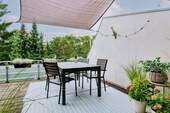 Westlich gelegene Terrasse – ideal, um die Abendsonne zu genießen. - 