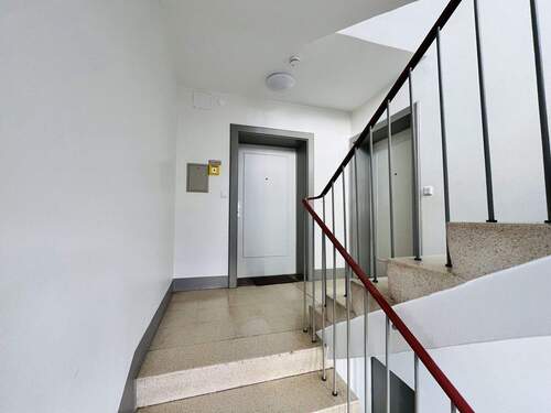 Flur - Etagenwohnung mit 57,50 m&sup2; in München zum Kaufen