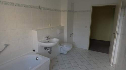 Bad - Bild 2, mit Waschmaschinenanschluss - 