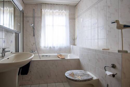 Badezimmer - 3 Zimmer Etagenwohnung in Neuss