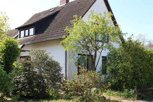 EINFAMILIENHAUS MIT TRAUMHAFTEN GARTEN - Großzügiges Einfamilienhaus mit Garage und riesigem Garten in guter Lage Tostedts