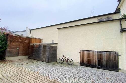 Zugang Rückgebäude München - 