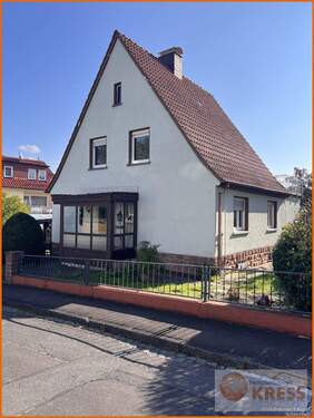 Bild 1 - Kleines Häuschen mit großem Wintergarten, Garage in Schlüchtern Stadt