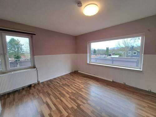 Wohnzimmer/Schlafzimmer im DG mit Loggia - 