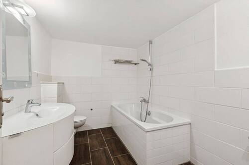 Badezimmer im Untergeschoss - 