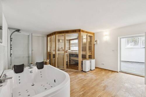 Sauna und Bad - 