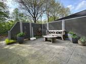 Schöne Terrasse mit Blick ins Grüne - 