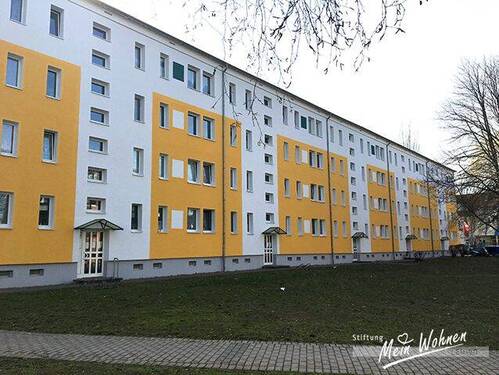 Vorderansicht Gebäude - 