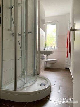Bad mit Dusche - 3 Zimmer Etagenwohnung in Bad Dürrenberg