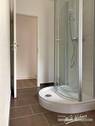 Bad mit Dusche - 