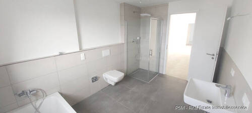 Duschbad mit Wanne - 