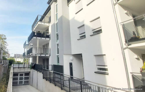 Hauseingang 1 - 5 Zimmer Etagenwohnung zum Kaufen in Obertshausen