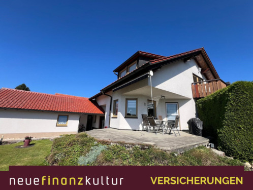 Hausansicht - 6 Zimmer Mehrfamilienhaus, Wohnhaus in Römerstein