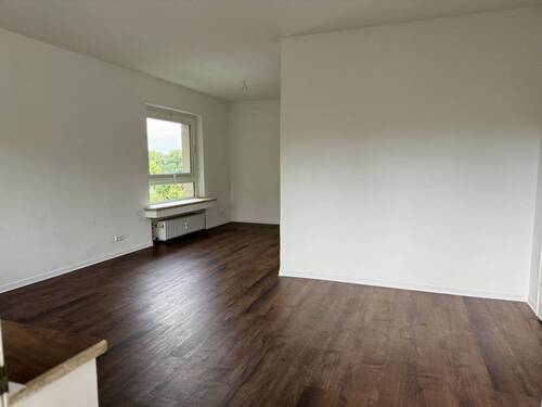 Wohnzimmer mit Essbereich - 