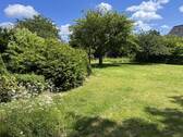 weitläufiger Garten.JPG - 