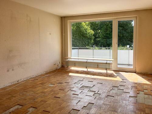 Helles Wohnzimmer mit Balkonzugang - Reihenendhaus mit 103,30 m² in Hamburg zum Kaufen