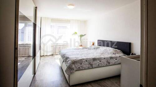 helles Schlafzimmer - Etagenwohnung mit 92,00 m² in Pfullingen zum Kaufen