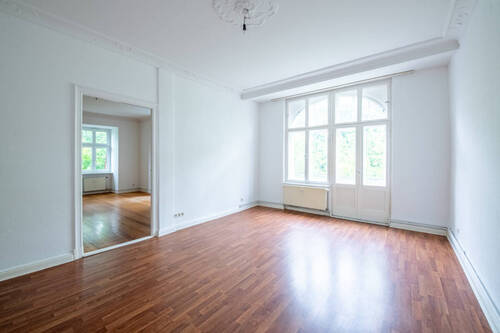 Titelbild - Wohnen mit Stil: 4-Zimmer-Gründerzeitaltbau mit Stuck und Südbalkon