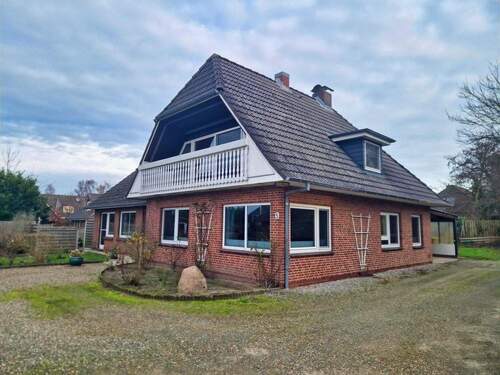 Seitenansicht der Immobilie - 7 Zimmer Einfamilienhaus zum Kaufen in Husum