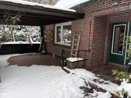 Überdachte Terrasse - 4 Zimmer Etagenwohnung in Varel / Neuenwege