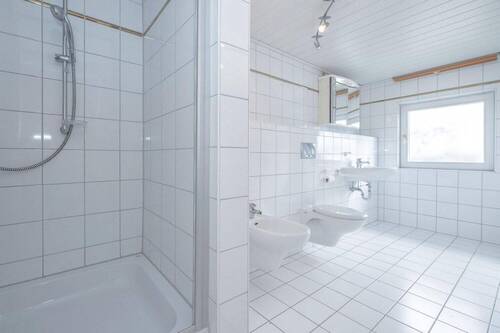 Badezimmer zum Spa-Bereich - 