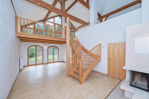 Wohnzimmer und Galerie - 