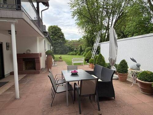 Terrasse mit Gartenblick - 
