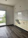 Küche m. Zugang zum Balkon - 