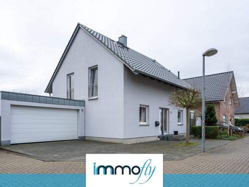 Hausansicht - Ankommen und bleiben: Familienidyll in Erkelenz mit Garten & extra Wohnraum