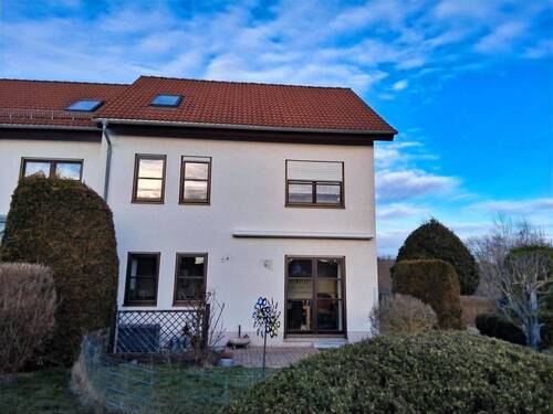 Vorderansicht - Familienfreundliches Haus in Top-Lage!!