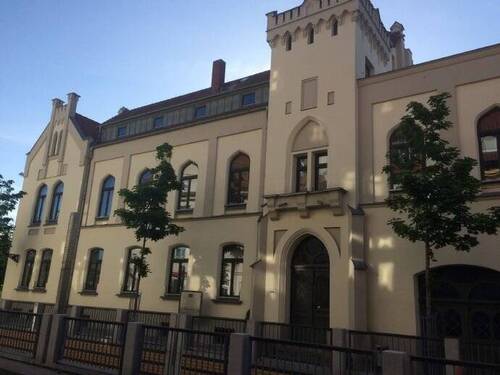 Ansicht/Haupteingang - Friedensstraße - Praxis-Büroräume in zentraler Lage zu vermieten