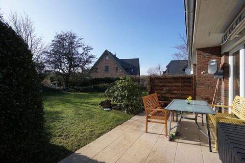 Süd-Terrasse - Idyllisch und heimelig gelegenes Endhaus am Ortsrand von Alt-WesterlandTinnum