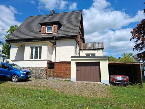 seitliche Sicht - 5 Zimmer Einfamilienhaus zum Kaufen in Jößnitz