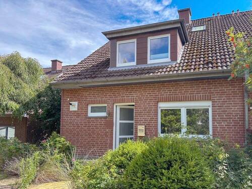 14341 LooseImmo Ansicht vorne - 7 Zimmer Doppelhaushälfte zum Kaufen in Scharbeutz / Haffkrug