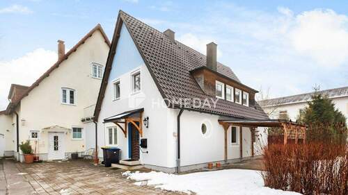 Außenansicht 2 - Großzügiges Ein- oder Zweifamilienhaus mit vielseitigem Raumkonzept