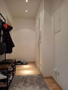 Wohnungseingang Flur 1 - 